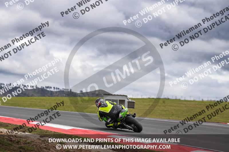 cadwell no limits trackday;cadwell park;cadwell park photographs;cadwell trackday photographs;enduro digital images;event digital images;eventdigitalimages;navarra;no limits trackdays;peter wileman photography;racing digital images;trackday digital images;trackday photos